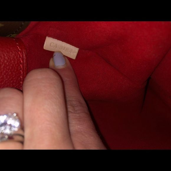 Louis Vuitton Pallas MM - Picture 13 of 15